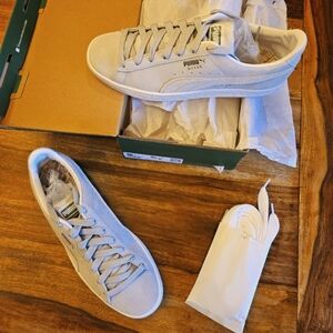 Puma Suede Classic XXI Sneakers in Platinum Gray and Puma White, size 10.5
